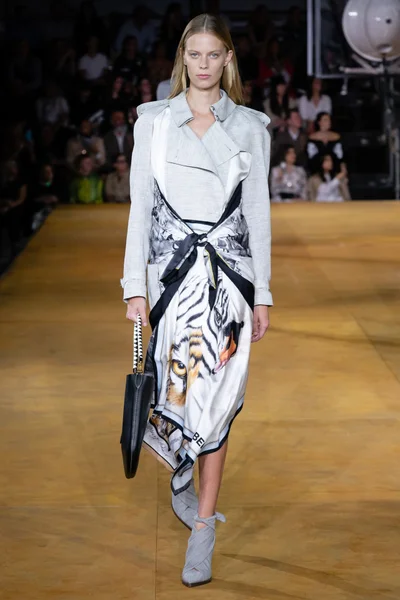 Look 23